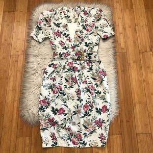 Vintage 70s 80s S.L. Petites Floral Chelsea Belted Short Sleeves White Dress 8